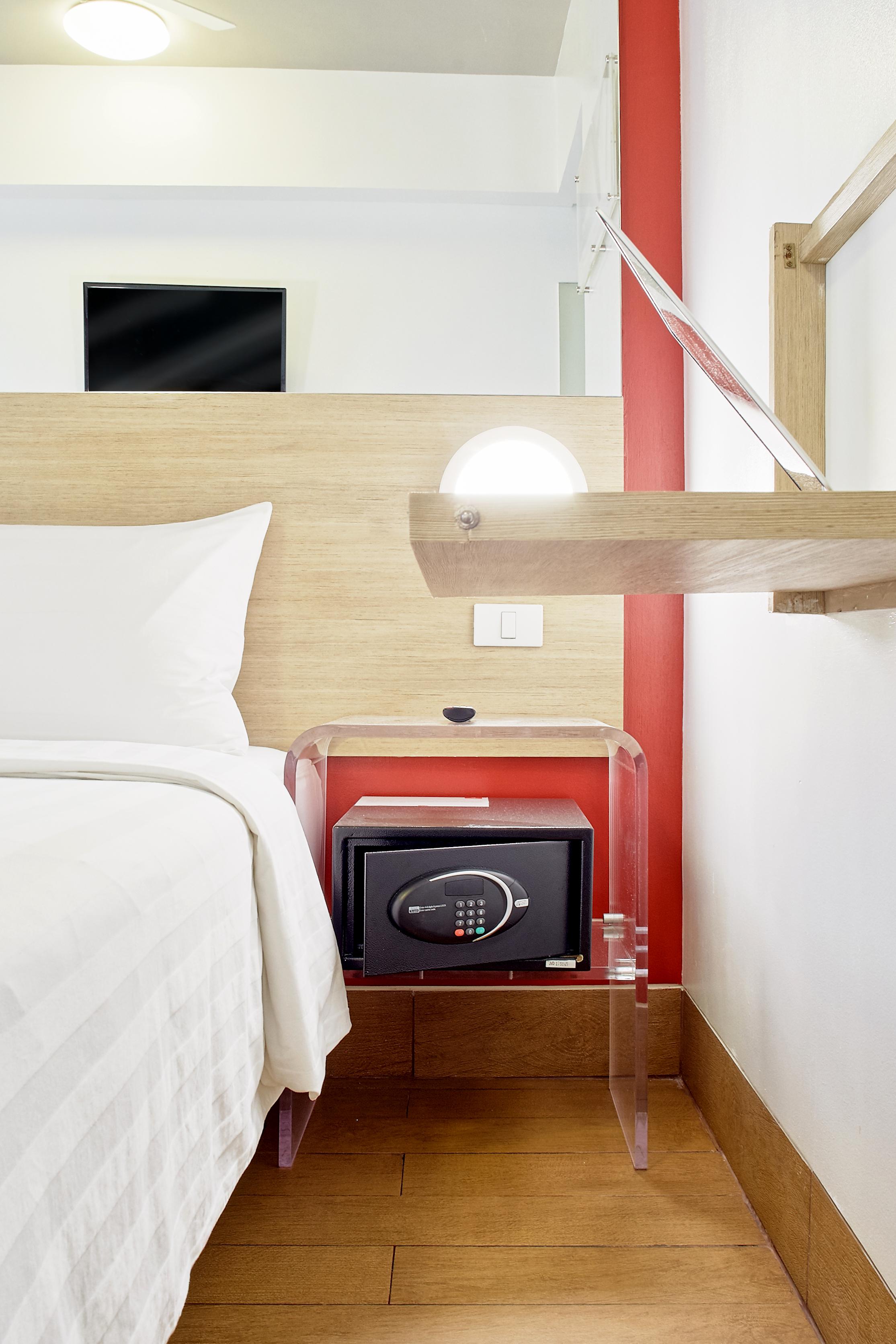 Red Planet Ortigas Hotel Mandaluyong Exterior photo