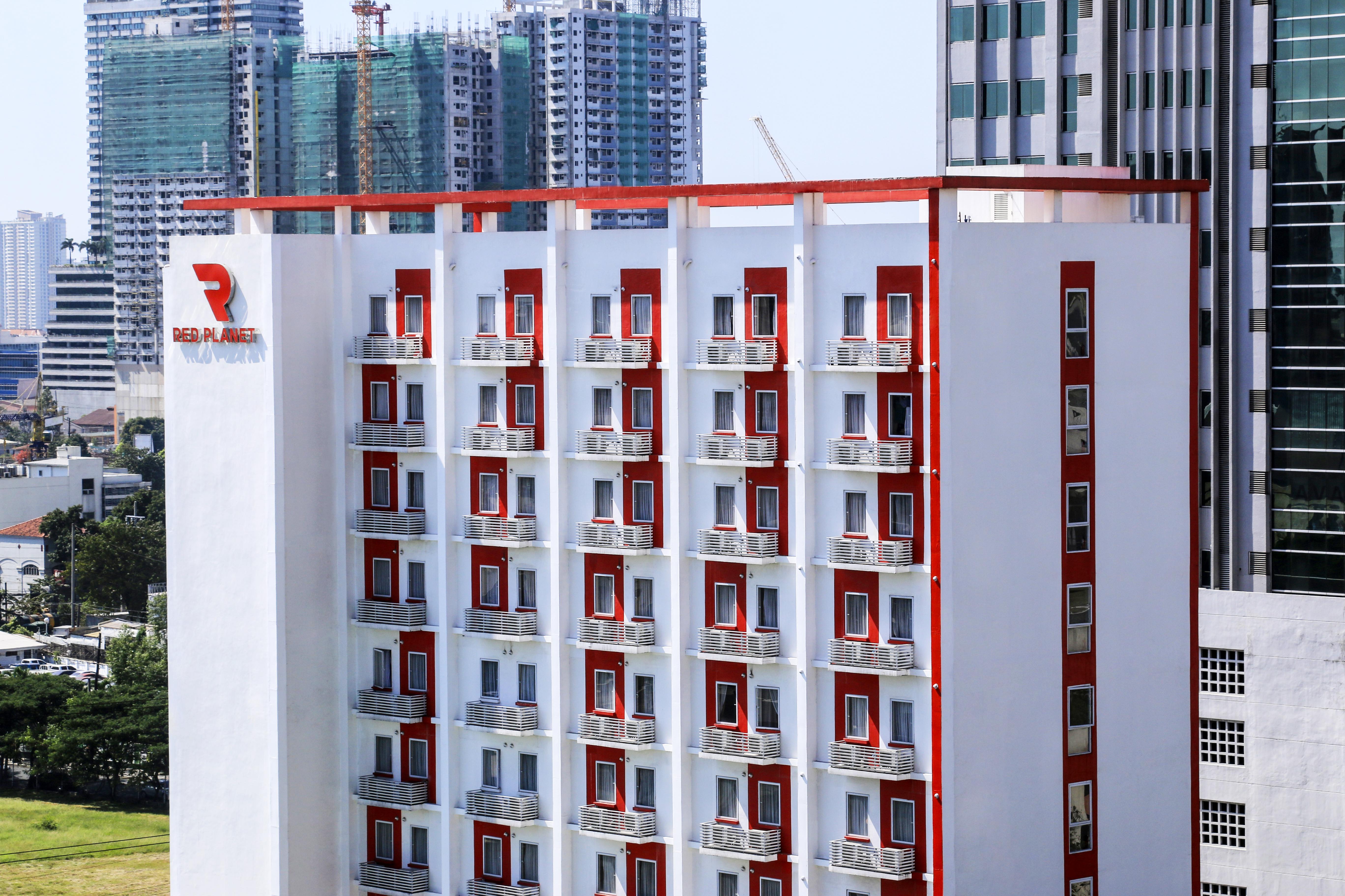 Red Planet Ortigas Hotel Mandaluyong Exterior photo