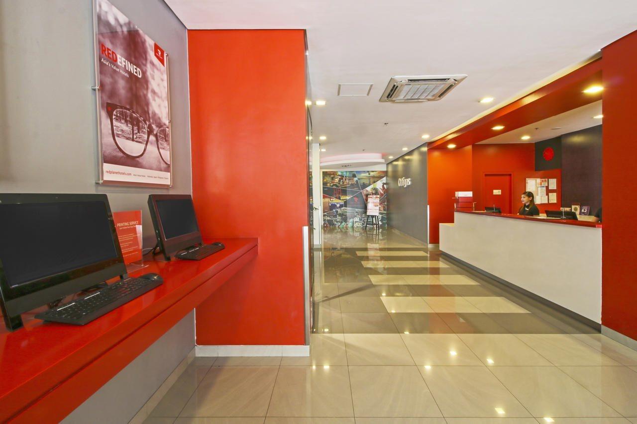 Red Planet Ortigas Hotel Mandaluyong Exterior photo